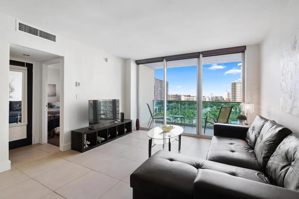 4001 S Ocean Drive #8E Hollywood, FL 33019