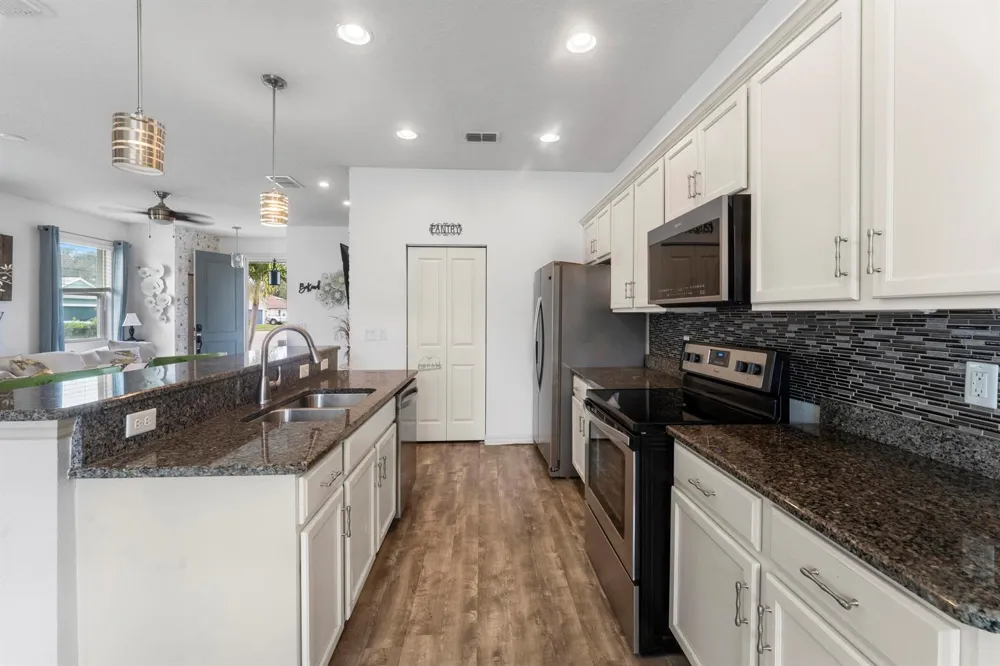 110 65th Avenue E Bradenton, FL 34203