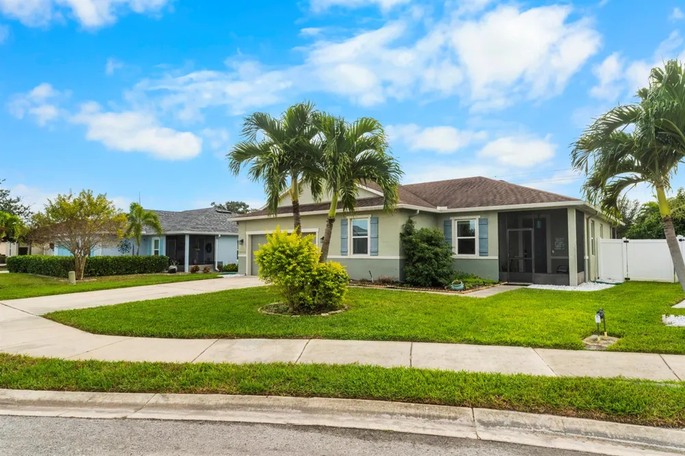 110 65th Avenue E Bradenton, FL 34203