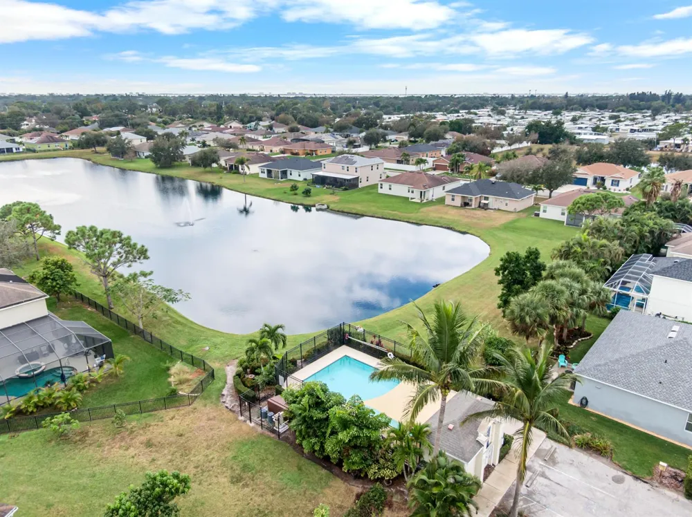 110 65th Avenue E Bradenton, FL 34203