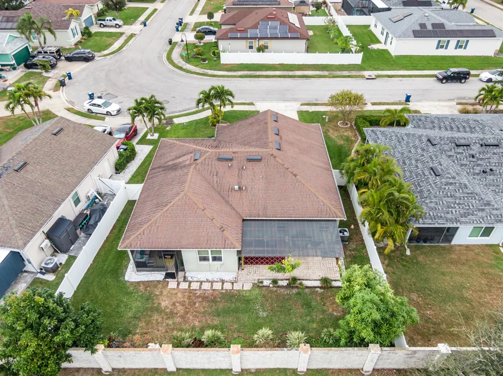 110 65th Avenue E Bradenton, FL 34203