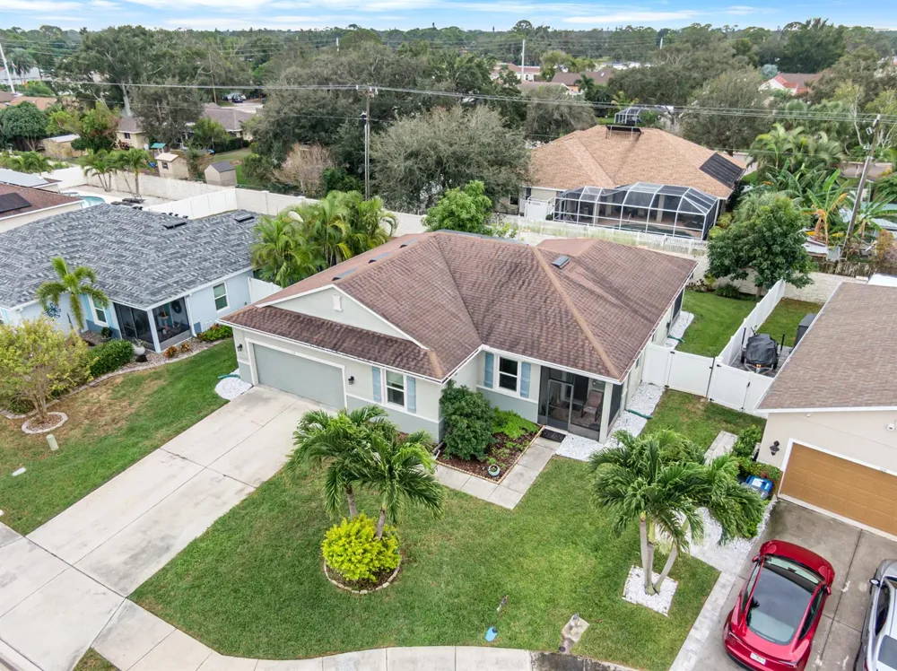 110 65th Avenue E Bradenton, FL 34203