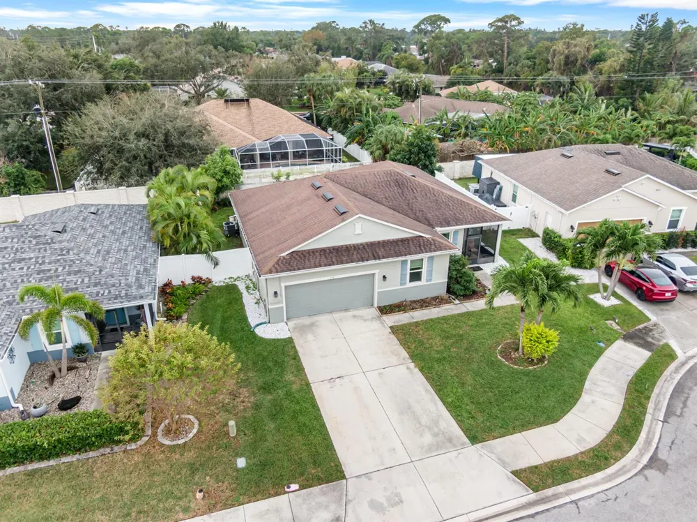 110 65th Avenue E Bradenton, FL 34203
