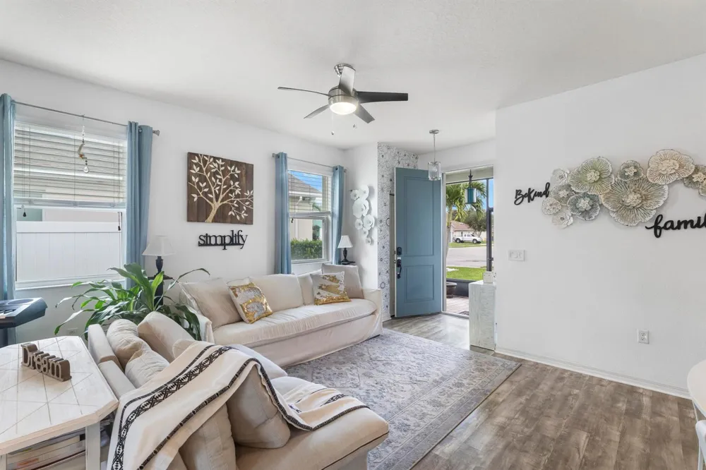 110 65th Avenue E Bradenton, FL 34203