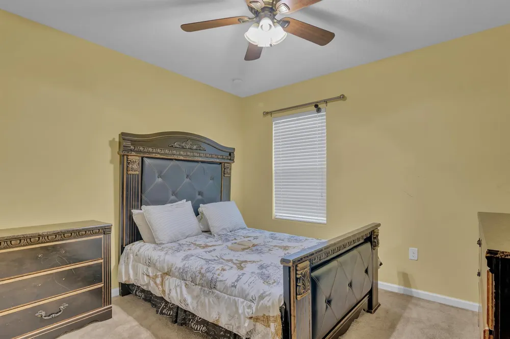 1615 Lexington Square SW Vero Beach, FL 32962