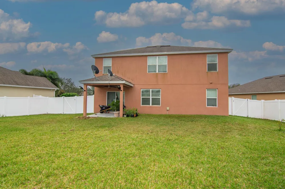 1615 Lexington Square SW Vero Beach, FL 32962
