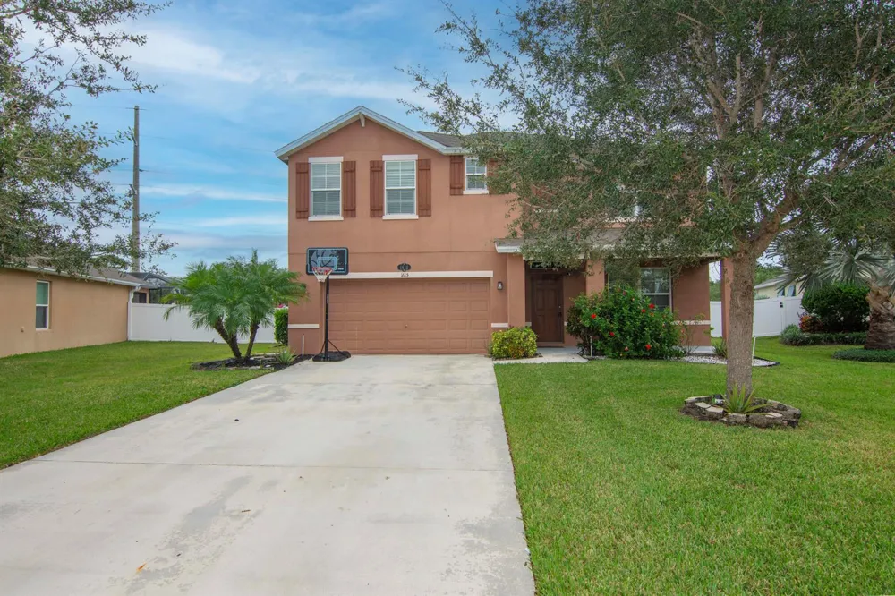 1615 Lexington Square SW Vero Beach, FL 32962
