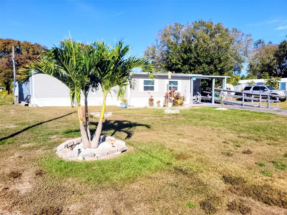 4037 SE 27th Street Okeechobee, FL 34974