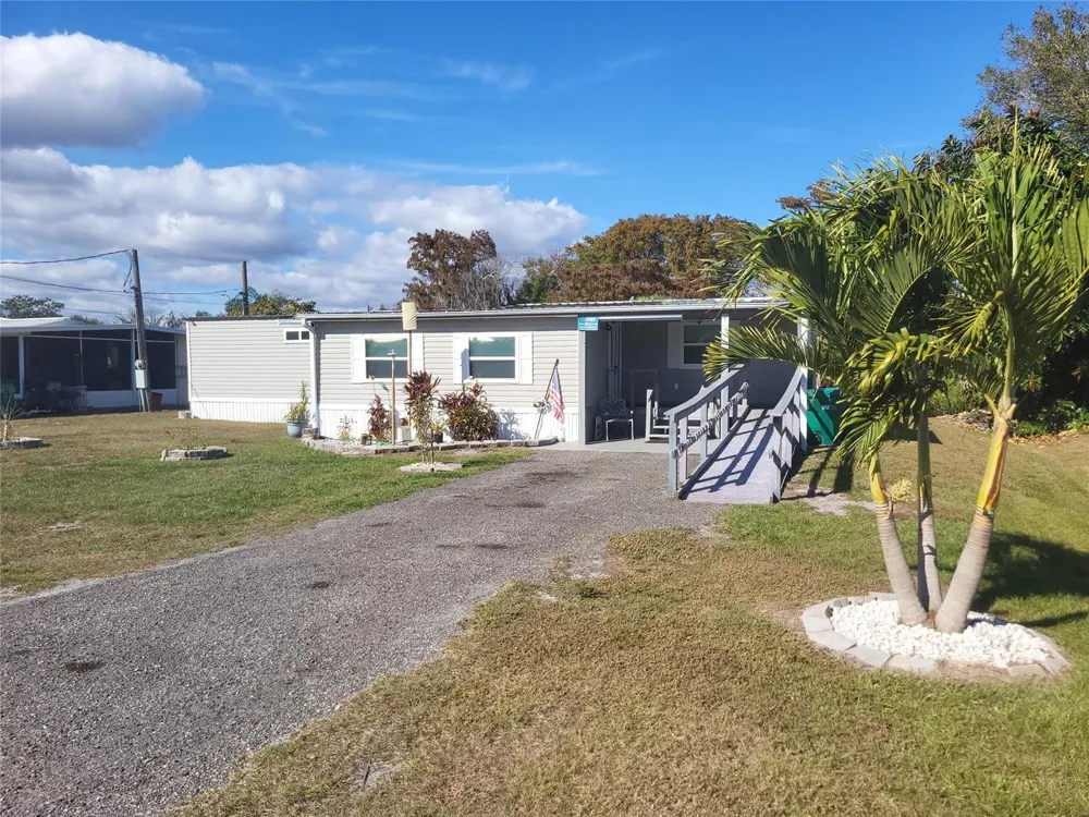 4037 SE 27th Street Okeechobee, FL 34974