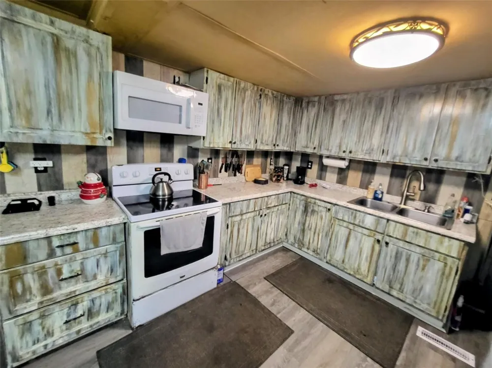 4037 SE 27th Street Okeechobee, FL 34974