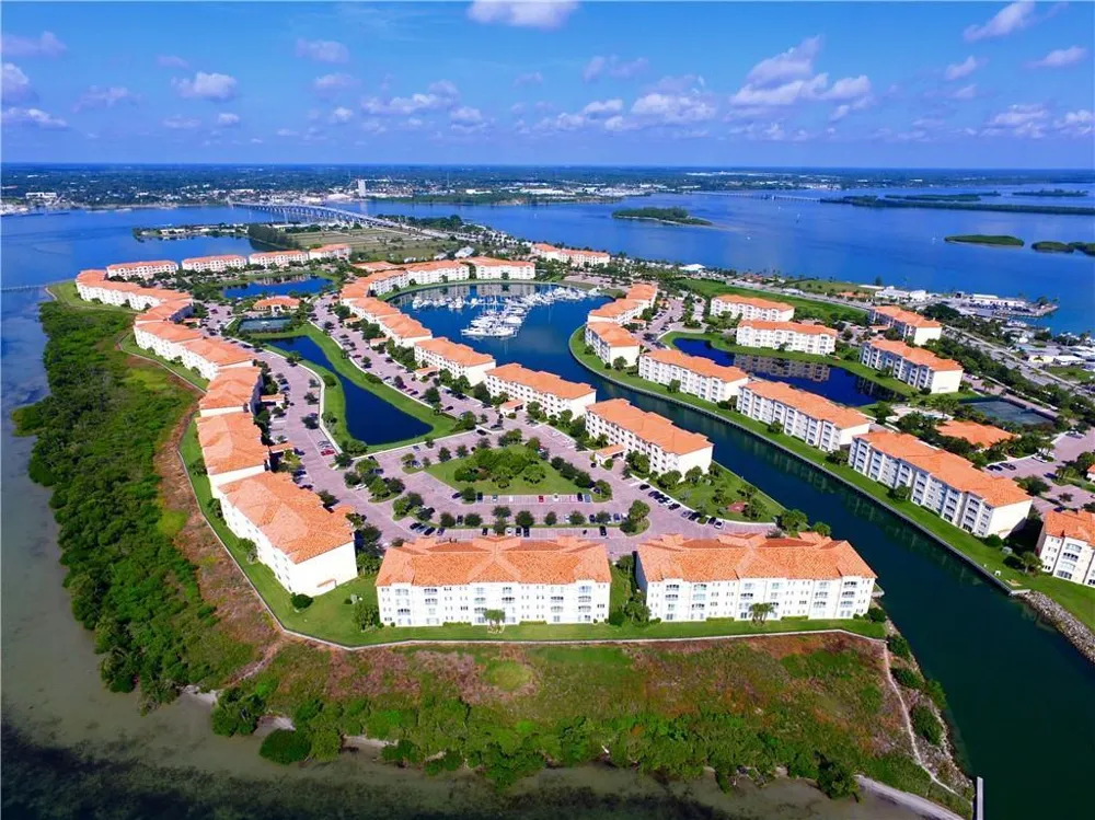 19 Harbour Isle Drive #106 Hutchinson Island, FL 34949