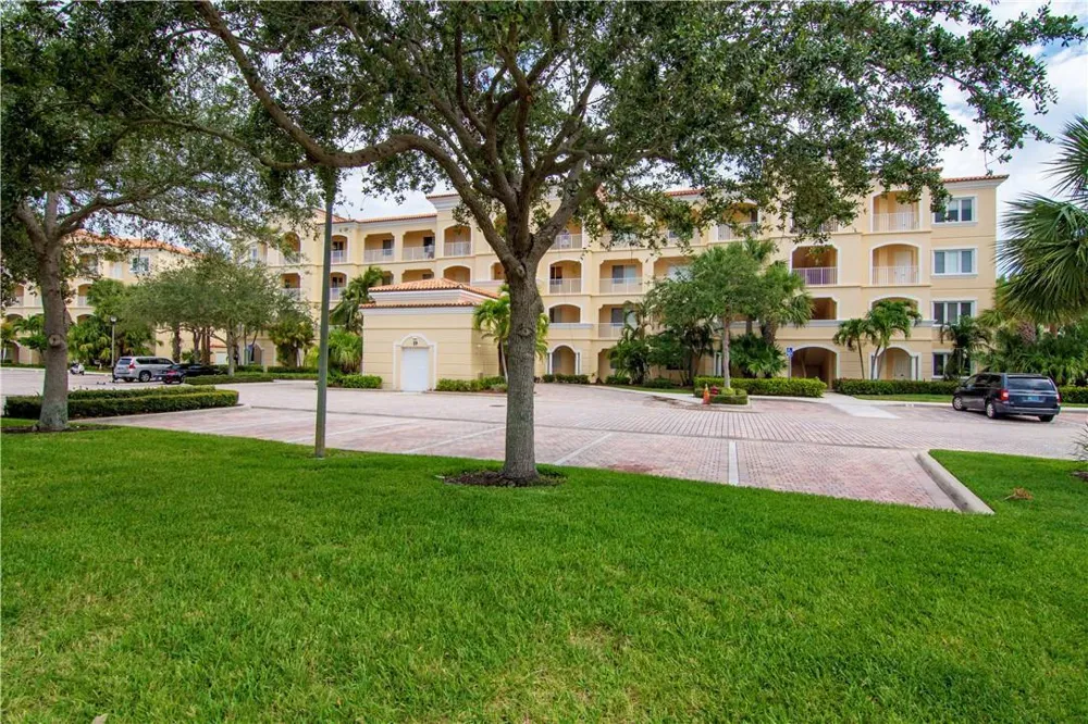 19 Harbour Isle Drive #106 Hutchinson Island, FL 34949
