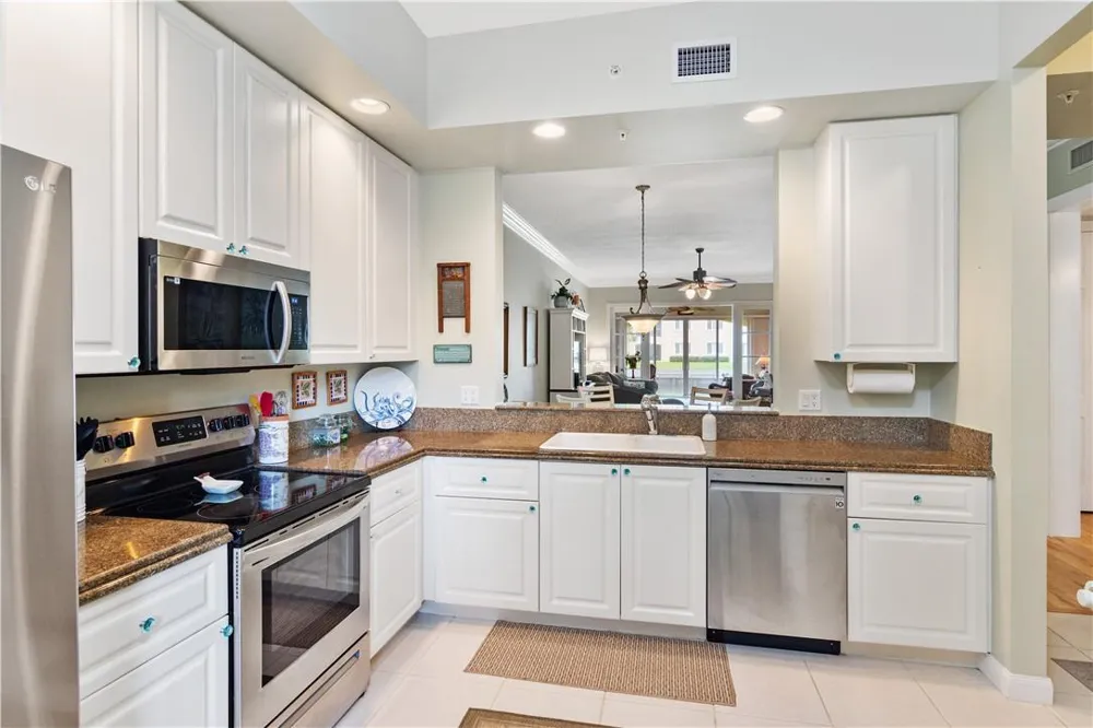 19 Harbour Isle Drive #106 Hutchinson Island, FL 34949
