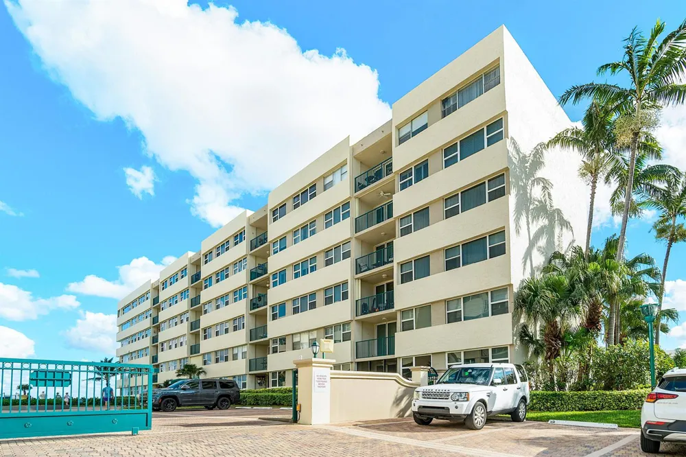 1237 Hillsboro Mile #101 Hillsboro Beach, FL 33062