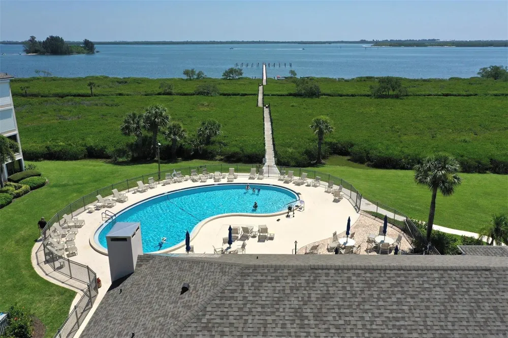6175 S Mirror Lake Drive #301 Sebastian, FL 32958
