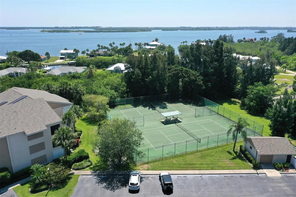 6175 S Mirror Lake Drive #301 Sebastian, FL 32958