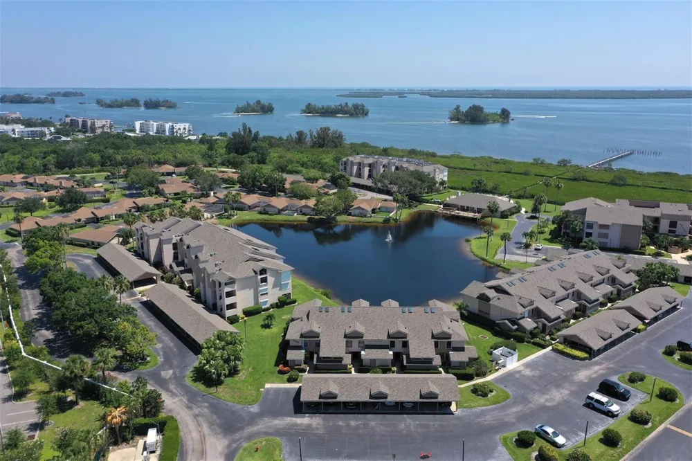 6175 S Mirror Lake Drive #301 Sebastian, FL 32958