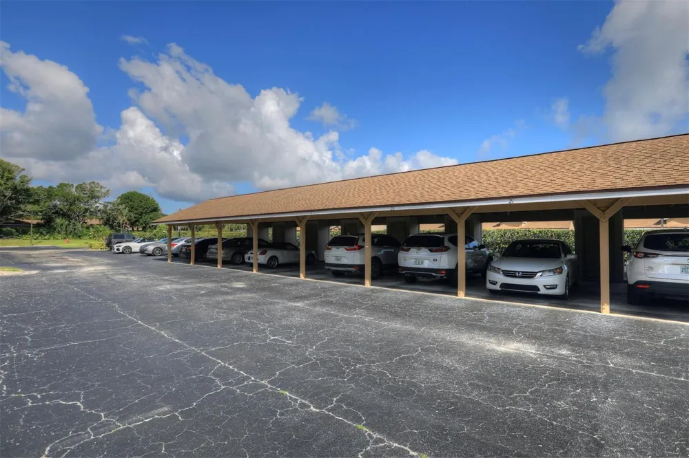 6175 S Mirror Lake Drive #301 Sebastian, FL 32958