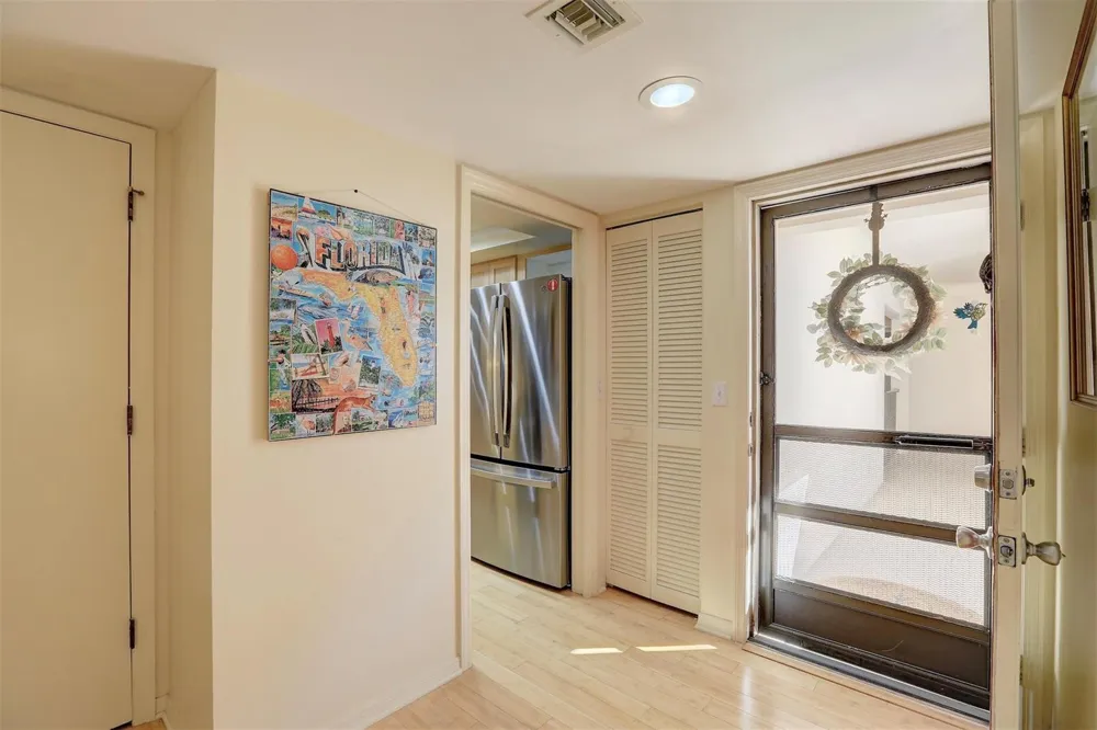 6175 S Mirror Lake Drive #301 Sebastian, FL 32958