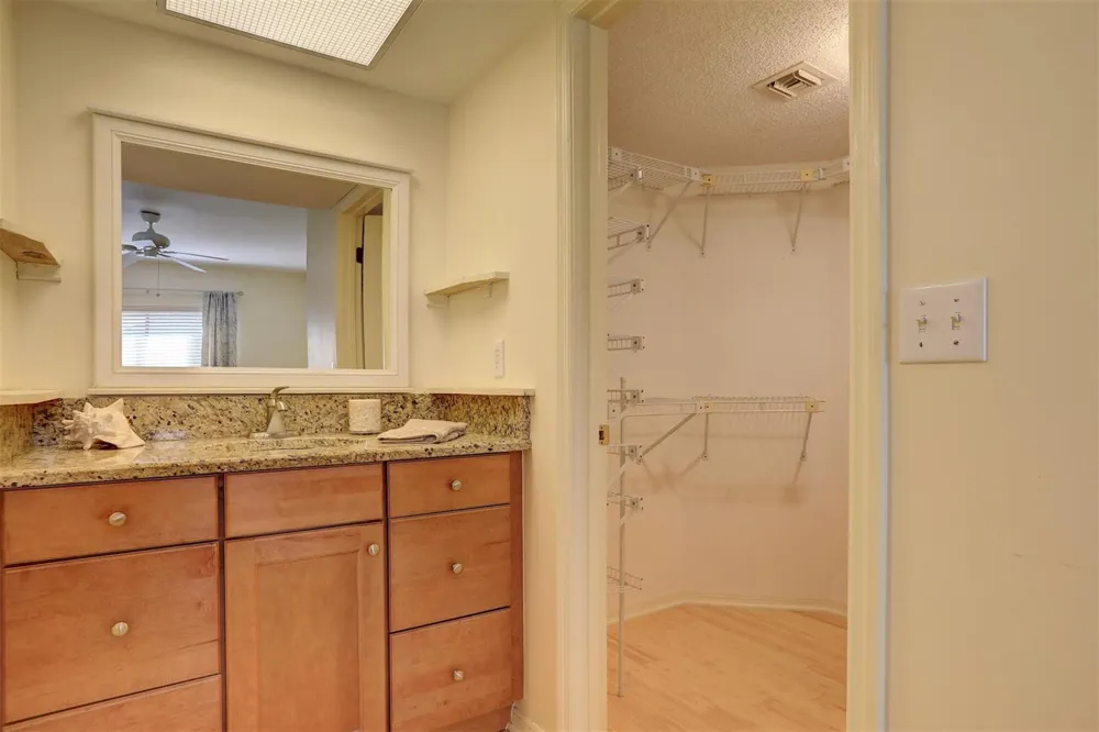 6175 S Mirror Lake Drive #301 Sebastian, FL 32958