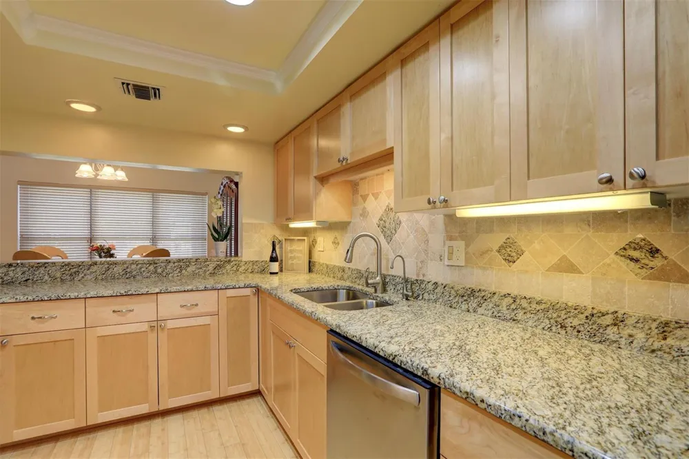 6175 S Mirror Lake Drive #301 Sebastian, FL 32958