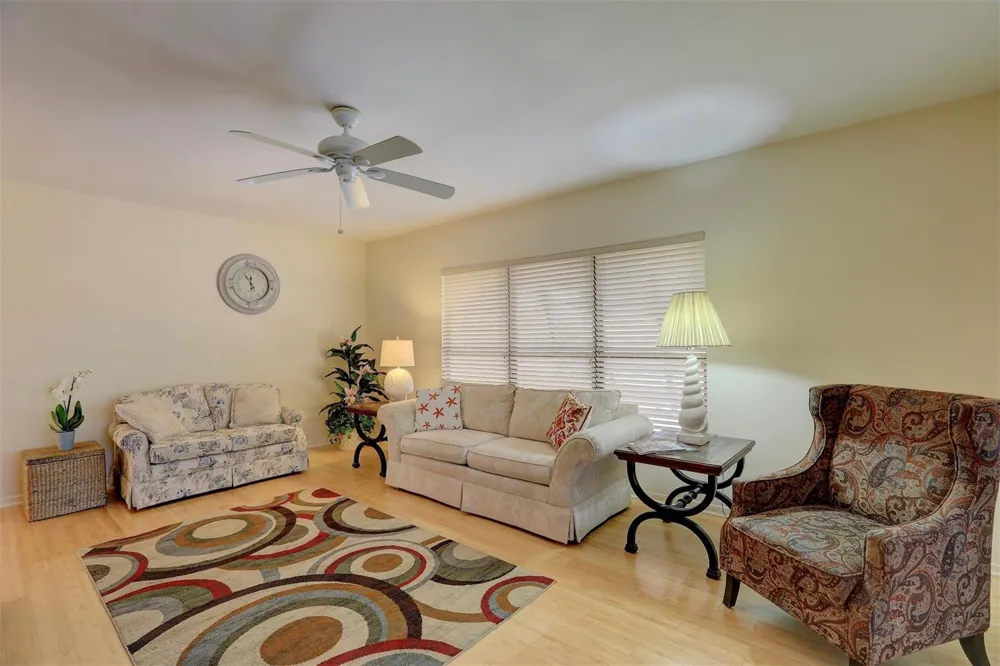 6175 S Mirror Lake Drive #301 Sebastian, FL 32958