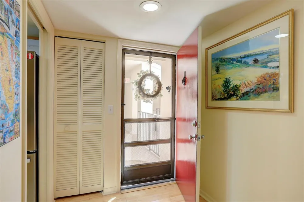 6175 S Mirror Lake Drive #301 Sebastian, FL 32958