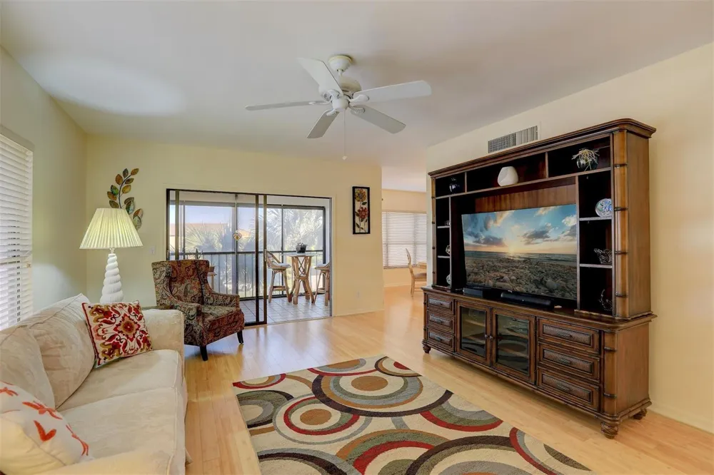 6175 S Mirror Lake Drive #301 Sebastian, FL 32958