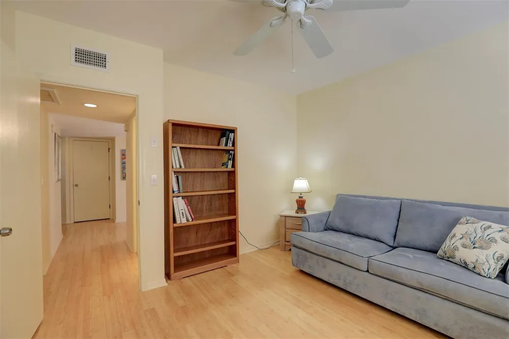 6175 S Mirror Lake Drive #301 Sebastian, FL 32958