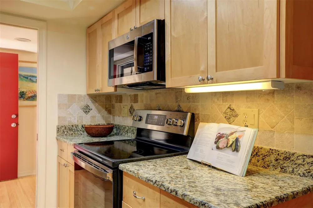 6175 S Mirror Lake Drive #301 Sebastian, FL 32958