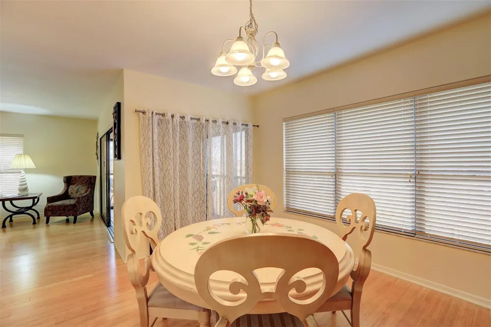 6175 S Mirror Lake Drive #301 Sebastian, FL 32958
