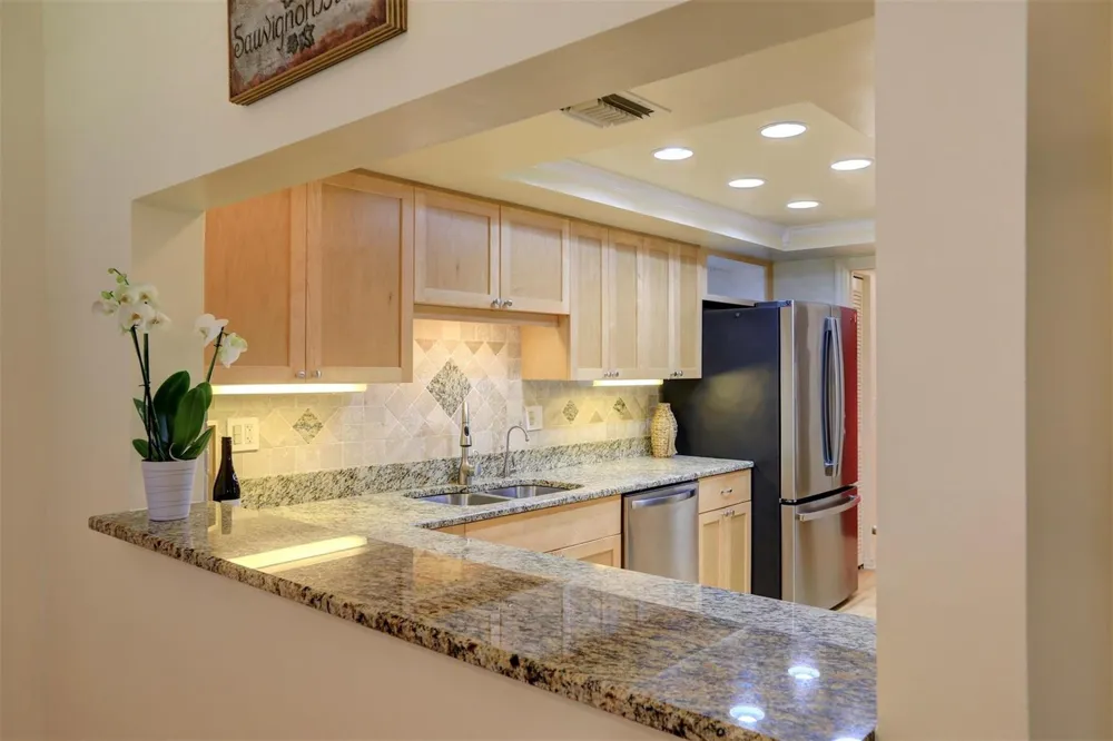 6175 S Mirror Lake Drive #301 Sebastian, FL 32958