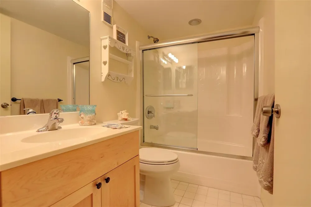 6175 S Mirror Lake Drive #301 Sebastian, FL 32958