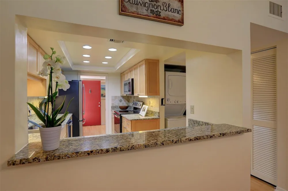 6175 S Mirror Lake Drive #301 Sebastian, FL 32958