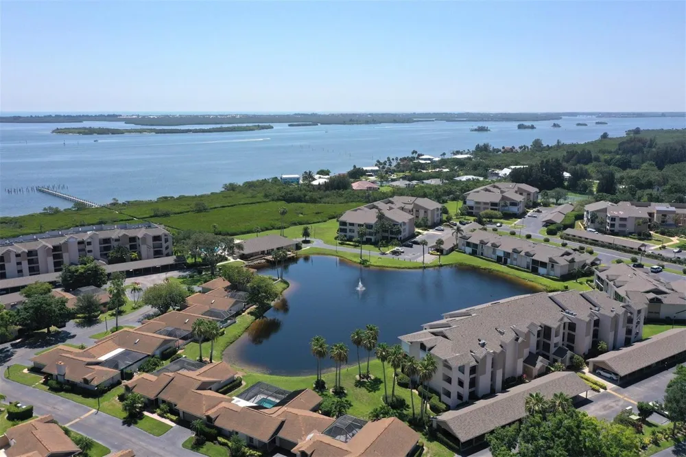 6175 S Mirror Lake Drive #301 Sebastian, FL 32958