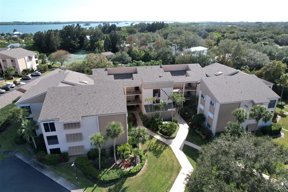 6175 S Mirror Lake Drive #301 Sebastian, FL 32958