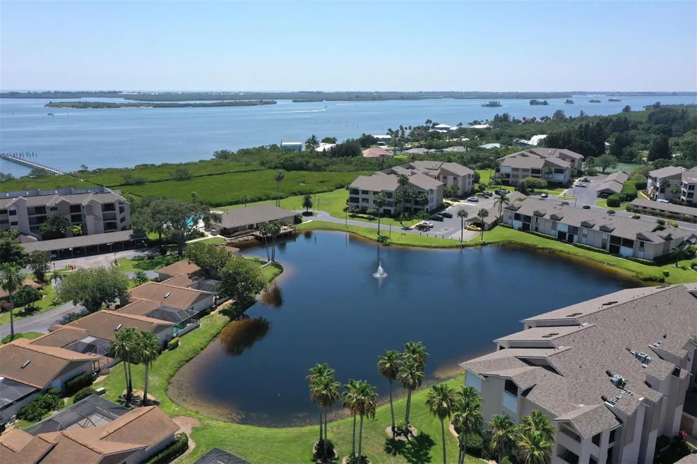 6175 S Mirror Lake Drive #301 Sebastian, FL 32958
