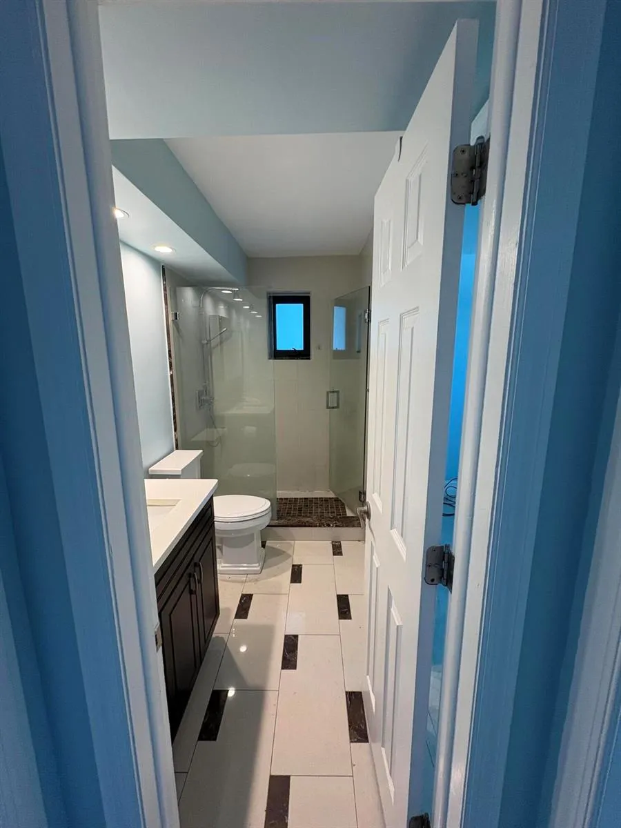 360 Wilma Circle #7 Riviera Beach, FL 33404