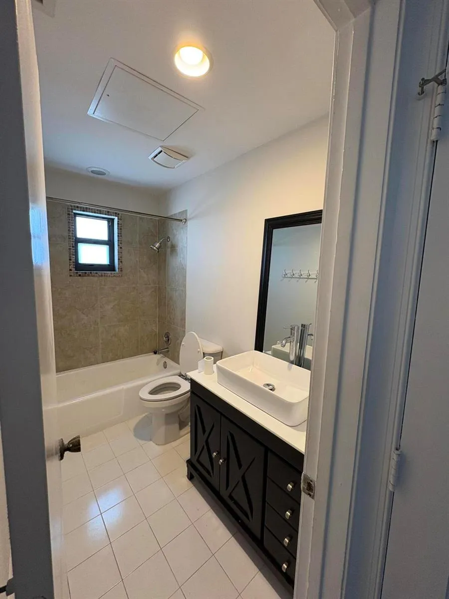 360 Wilma Circle #5 Riviera Beach, FL 33404