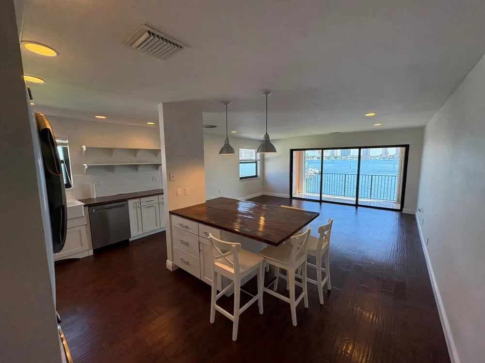 360 Wilma Circle #5 Riviera Beach, FL 33404