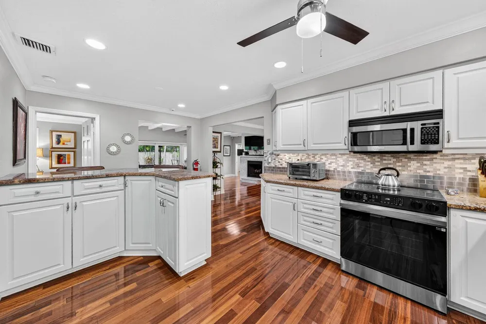 2081 NE 25th Street Lighthouse Point, FL 33064