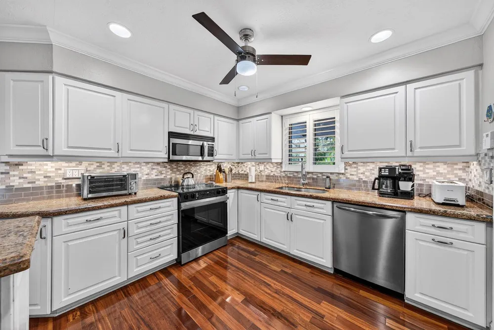 2081 NE 25th Street Lighthouse Point, FL 33064