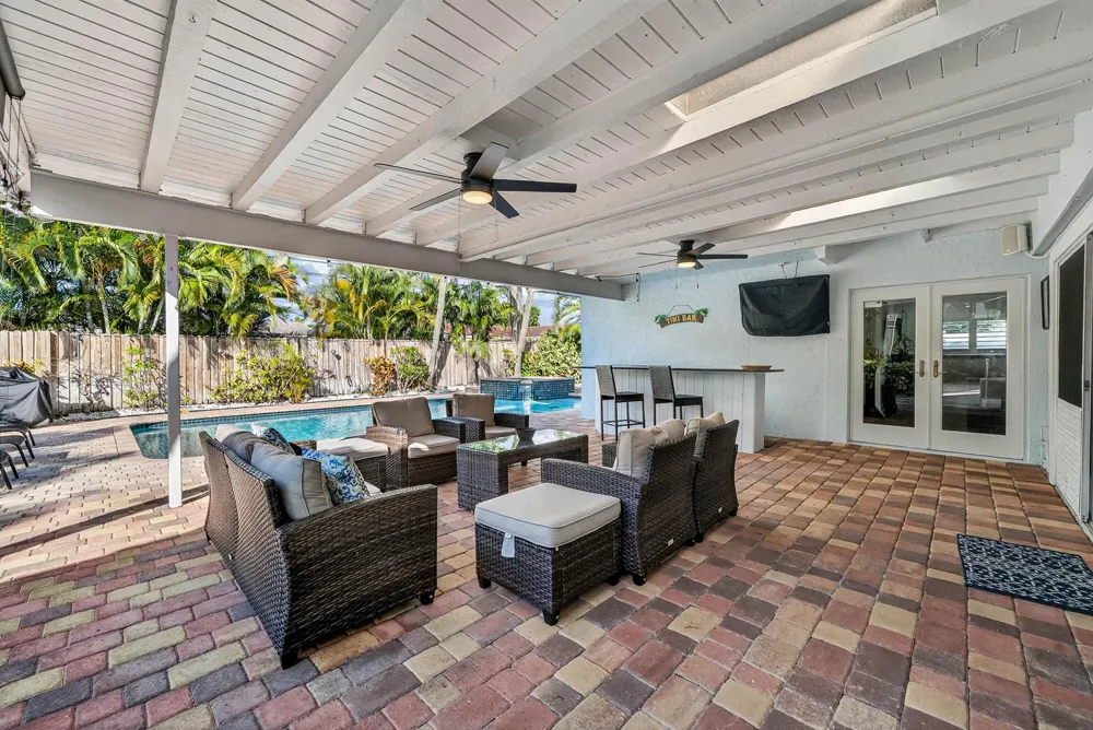 2081 NE 25th Street Lighthouse Point, FL 33064