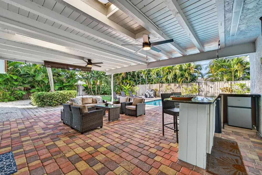 2081 NE 25th Street Lighthouse Point, FL 33064
