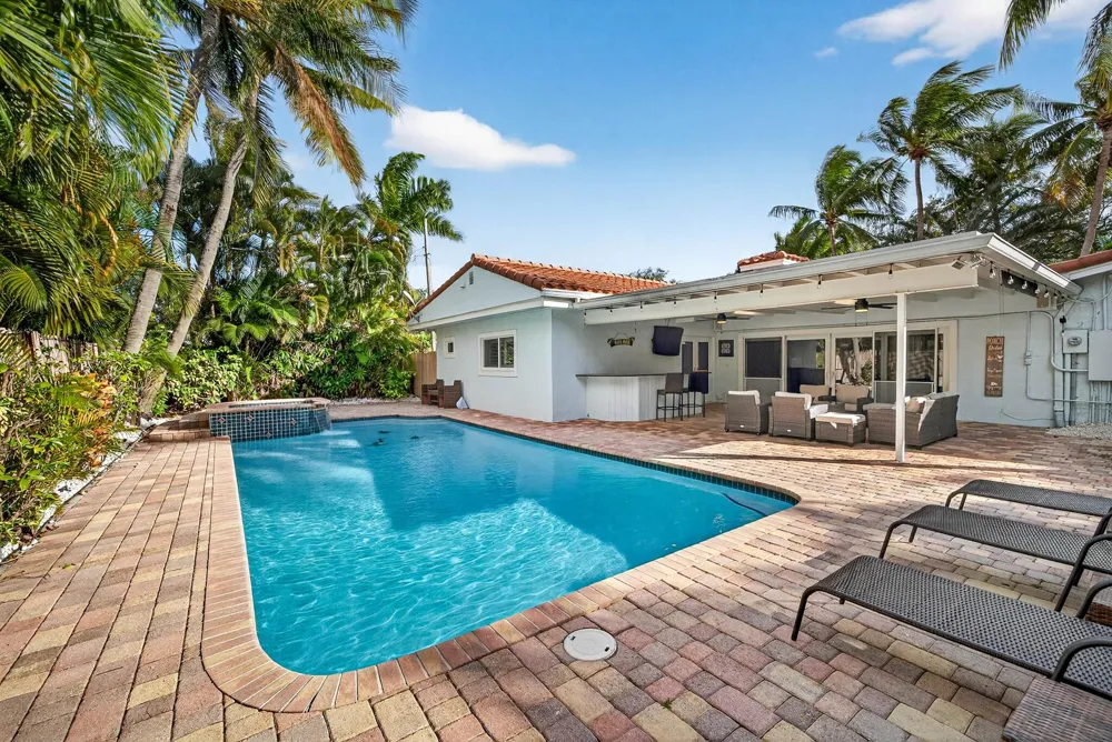 2081 NE 25th Street Lighthouse Point, FL 33064