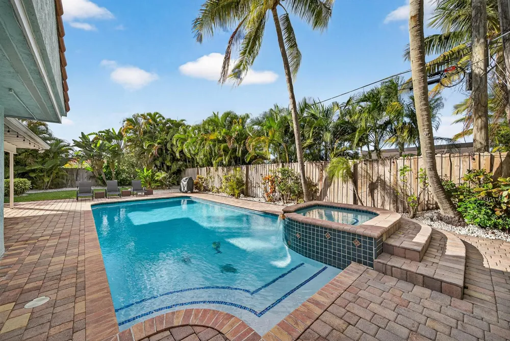 2081 NE 25th Street Lighthouse Point, FL 33064