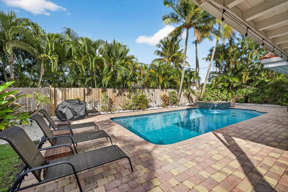 2081 NE 25th Street Lighthouse Point, FL 33064