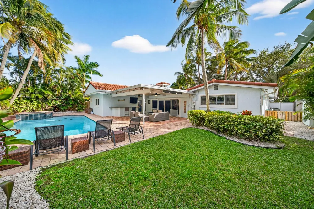 2081 NE 25th Street Lighthouse Point, FL 33064