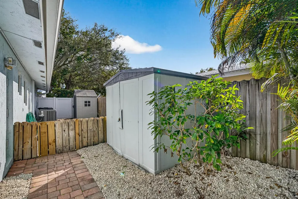 2081 NE 25th Street Lighthouse Point, FL 33064