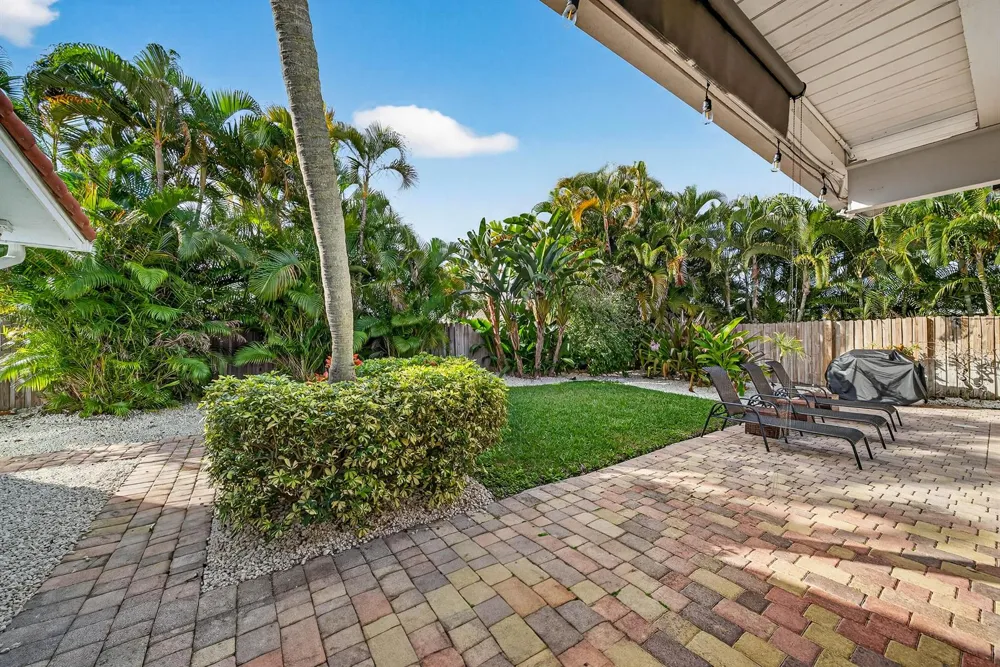 2081 NE 25th Street Lighthouse Point, FL 33064